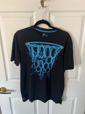 Nike vintage basketball dri fit, black and blue graphic T-shirt, size medium